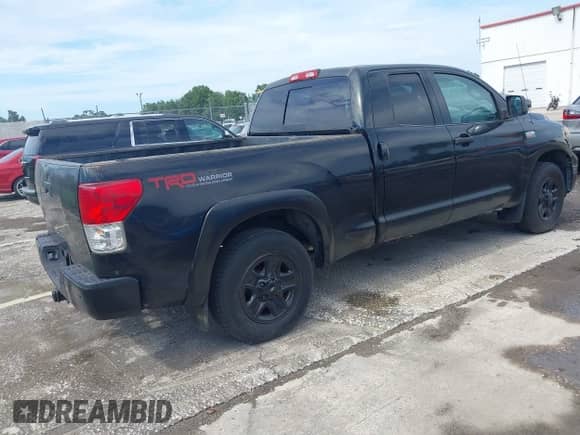 2010 Toyota Tundra с VIN 5TFUY5F11AX154992, выставлен на аукционе IAAI как лот 42790209 с пробегом 228 147 миль миль и . История ставок и продаж доступна на DreamBid. Изображение 4.
