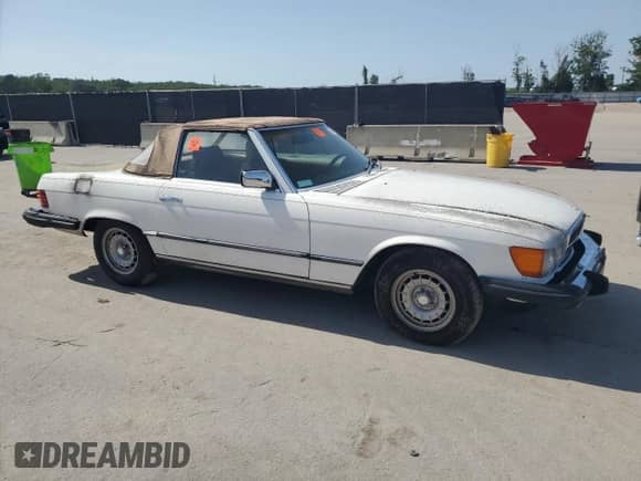 1983 Mercedes-Benz 380 SL with VIN WDBBA45A2DB023819, listed as a Copart auction lot 57130035 with 93,076 mi miles and Clean title. Bid and sale history available at DreamBid. Image 4.