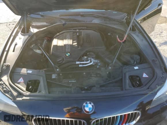 2013 BMW 5 Series 535i z VIN WBAFR7C52DC826592, wystawiony jako Copart lot #89669215 z przebiegiem 152 858 mil mil oraz Szkoda całkowita • Salvage title. Historia ofert i sprzedaży dostępna na DreamBid. Obrazek 11.