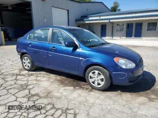 2010 Hyundai Accent GLS z VIN KMHCN4AC4AU427718, wystawiony jako Copart lot #84481765 z przebiegiem 151 998 mil mil oraz Szkoda całkowita • Salvage title. Historia ofert i sprzedaży dostępna na DreamBid. Obrazek 4.