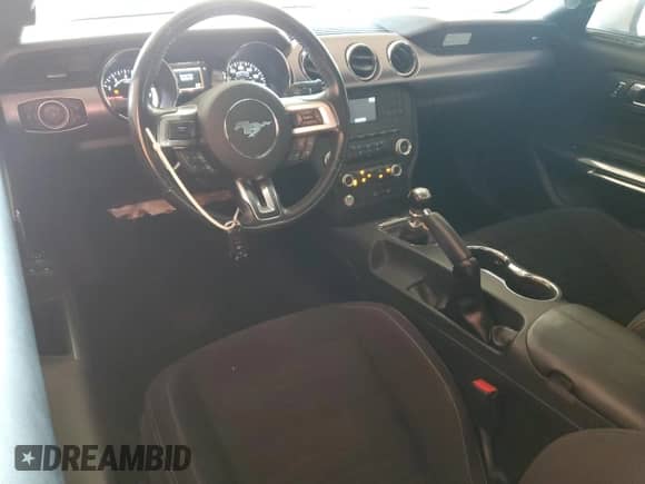 2017 Ford Mustang GT z VIN 1FA6P8CF8H5320031, wystawiony jako Copart lot #84209545 z przebiegiem 71 189 mil mil oraz Szkoda całkowita • Salvage title. Historia ofert i sprzedaży dostępna na DreamBid. Obrazek 8.