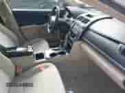 2013 Toyota Camry LE z VIN 4T1BD1FK6DU095847, wystawiony jako IAAI lot #41456690 z przebiegiem 72 984 mil mil oraz . Historia ofert i sprzedaży dostępna na DreamBid. Obrazek 5.