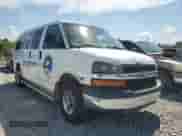 2008 Chevrolet Express Passenger с VIN 1GAGG25K681169437, выставлен на аукционе Copart как лот 72340894 с пробегом 128 530 миль миль и Списание • Salvage title. История ставок и продаж доступна на DreamBid. Изображение 4.