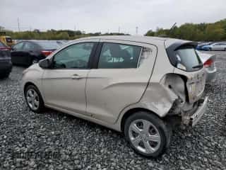 2019 Chevrolet Spark LS z VIN KL8CB6SA3KC818185, wystawiony jako Copart lot #86430815 z przebiegiem 88 416 mil mil oraz Szkoda całkowita • Salvage title. Historia ofert i sprzedaży dostępna na DreamBid. Obrazek 2.