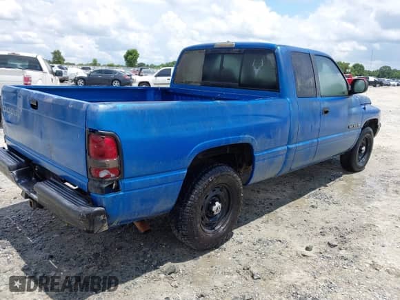 1999 Dodge 1500 with VIN 3B7HC13Y9XM582107, listed as a IAAI auction lot 42435928 with 151,959 mi miles and . Bid and sale history available at DreamBid. Image 4.