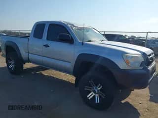 2013 Toyota Tacoma PreRunner z VIN 5TFTX4GN7DX020499, wystawiony jako IAAI lot #43024451 z przebiegiem 180 577 mil mil oraz . Historia ofert i sprzedaży dostępna na DreamBid. Obrazek 1.