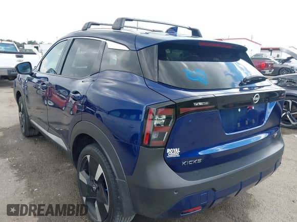 2025 Nissan Kicks SR с VIN 3N8AP6DA0SL400494, выставлен на аукционе IAAI как лот 43287580 с пробегом 4 874 миль миль и . История ставок и продаж доступна на DreamBid. Изображение 3.