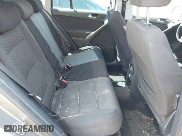 2009 Volkswagen Tiguan S с VIN WVGAV75N39W003418, выставлен на аукционе IAAI как лот 42228870 с пробегом 173 548 миль миль и . История ставок и продаж доступна на DreamBid. Изображение 8.