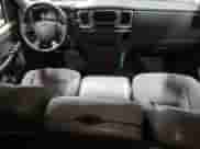 2008 Dodge 1500 ST z VIN 1D7HU18208J124803, wystawiony jako Copart lot #41561935 z przebiegiem 201 814 mil mil oraz Szkoda całkowita • Salvage title. Historia ofert i sprzedaży dostępna na DreamBid. Obrazek 8.