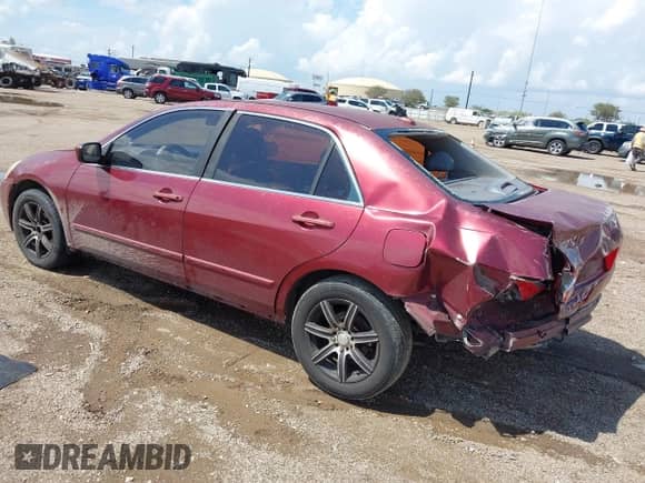 2005 Honda Accord EX-L with VIN 1HGCM568X5A185544, listed as a IAAI auction lot 43213921 with 265,271 mi miles and . Bid and sale history available at DreamBid. Image 3.