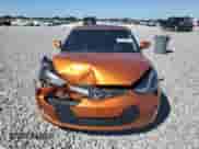 2013 Hyundai Veloster w/Black Int z VIN KMHTC6AD2DU156852, wystawiony jako Copart lot #82449685 z przebiegiem 106 546 mil mil oraz Czysty tytuł • Clean title. Historia ofert i sprzedaży dostępna na DreamBid. Obrazek 5.