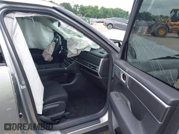 2025 Hyundai Santa Fe SE z VIN 5NMP14GL0SH128437, wystawiony jako IAAI lot #42360589 z przebiegiem 3 917 mil mil oraz . Historia ofert i sprzedaży dostępna na DreamBid. Obrazek 5.