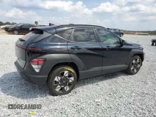 2024 Hyundai Kona SEL с VIN KM8HB3AB6RU164241, выставлен на аукционе Copart как лот 67947444 с пробегом 1 347 миль миль и Списание • Salvage title. История ставок и продаж доступна на DreamBid. Изображение 3.