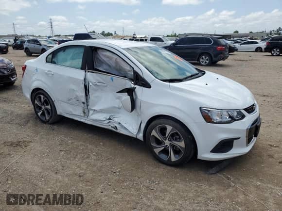 2020 Chevrolet Sonic Premier z VIN 1G1JF5SB1L4112116, wystawiony jako Copart lot #56141035 z przebiegiem 54 635 mil mil oraz Szkoda całkowita • Salvage title. Historia ofert i sprzedaży dostępna na DreamBid. Obrazek 4.