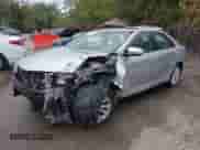 2013 Toyota Camry LE z VIN 4T1BD1FK2DU069763, wystawiony jako IAAI lot #43414989 z przebiegiem 70 738 mil mil oraz . Historia ofert i sprzedaży dostępna na DreamBid. Obrazek 2.