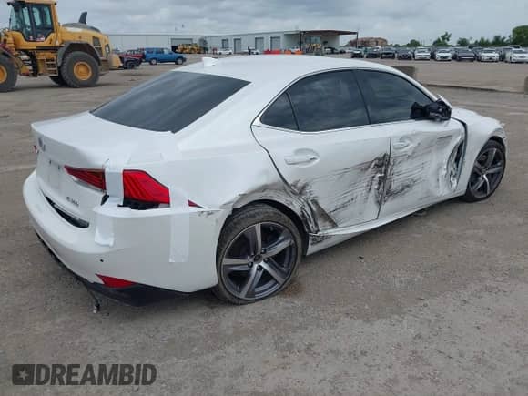 2018 Lexus IS 300 с VIN JTHBA1D28J5083381, выставлен на аукционе IAAI как лот 42696541 с пробегом 56 927 миль миль и . История ставок и продаж доступна на DreamBid. Изображение 4.