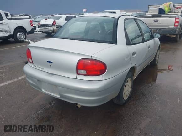 2000 Chevrolet Metro Lsi с VIN 2C1MR5229Y6702210, выставлен на аукционе IAAI как лот 43228605 с пробегом 162 033 миль миль и . История ставок и продаж доступна на DreamBid. Изображение 4.