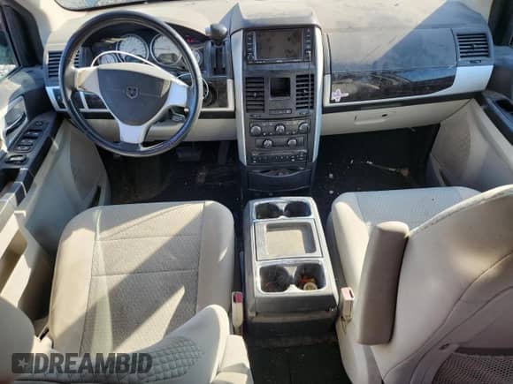 2010 Dodge Grand Caravan SXT with VIN 2D4RN5DX3AR290287, listed as a Copart auction lot 84443785 with 208,196 mi miles and Salvage title. Bid and sale history available at DreamBid. Image 8.