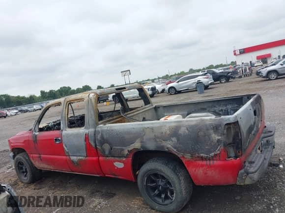 2002 Chevrolet Silverado 1500 LS с VIN 2GCEC19T121104102, выставлен на аукционе IAAI как лот 42893505 с пробегом Не указан миль и . История ставок и продаж доступна на DreamBid. Изображение 15.