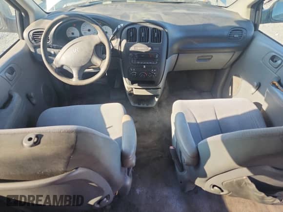 2006 Dodge Caravan SE with VIN 1D4GP25BX6B629913, listed as a Copart auction lot 71720475 with 239,959 mi miles and Salvage title. Bid and sale history available at DreamBid. Image 8.