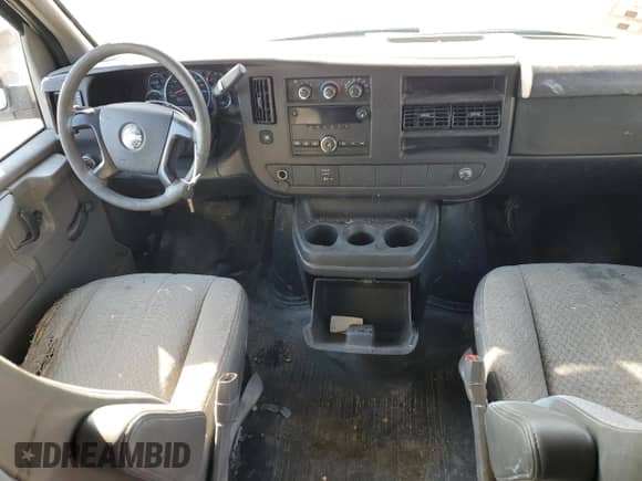 2010 Chevrolet Express Cargo z VIN 1GCZGFBA3A1166374, wystawiony jako Copart lot #74968214 z przebiegiem 201 958 mil mil oraz Szkoda całkowita • Salvage title. Historia ofert i sprzedaży dostępna na DreamBid. Obrazek 8.