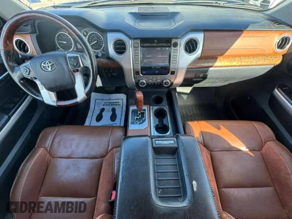 2017 Toyota Tundra Platinum с VIN 5TFGW5F10HX216928, выставлен на аукционе Copart как лот 90529555 с пробегом 180 278 миль миль и Чистый • Clean title. История ставок и продаж доступна на DreamBid. Изображение 9.