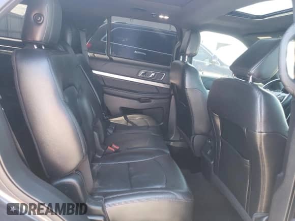 2018 Ford Explorer XLT с VIN 1FM5K8D8XJGC24427, выставлен на аукционе Copart как лот 58315685 с пробегом 80 614 миль миль и Списание • Salvage title. История ставок и продаж доступна на DreamBid. Изображение 11.