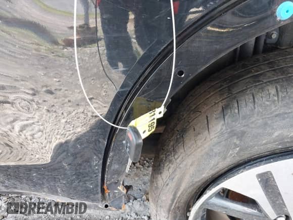 2021 Mitsubishi Outlander ES z VIN JA4APUAU5MU001887, wystawiony jako IAAI lot #39914705 z przebiegiem Nie podano mil oraz . Historia ofert i sprzedaży dostępna na DreamBid. Obrazek 11.