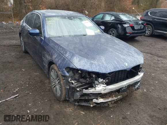 2019 BMW 5 Series 540i xDrive z VIN WBAJE7C51KWW10587, wystawiony jako IAAI lot #41838935 z przebiegiem 85 655 mil mil oraz . Historia ofert i sprzedaży dostępna na DreamBid. Obrazek 6.