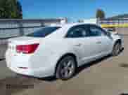 2015 Chevrolet Malibu LT z VIN 1G11C5SL6FF271577, wystawiony jako IAAI lot #43441330 z przebiegiem 159 952 mil mil oraz . Historia ofert i sprzedaży dostępna na DreamBid. Obrazek 4.