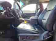 2019 Chevrolet Suburban LT с VIN 1GNSKHKC6KR335603, выставлен на аукционе Copart как лот 71271655 с пробегом 135 821 миль миль и Списание • Salvage title. История ставок и продаж доступна на DreamBid. Изображение 7.