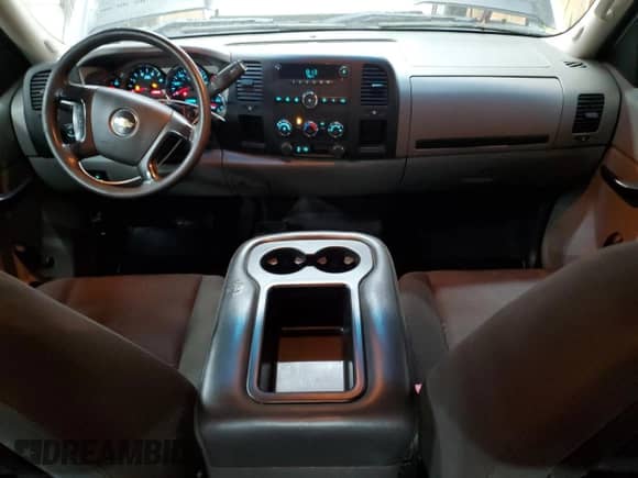 2014 Chevrolet Silverado 2500HD Work Truck z VIN 1GC1KVC89EF182069, wystawiony jako Copart lot #54718425 z przebiegiem 530 709 mil mil oraz Czysty tytuł • Clean title. Historia ofert i sprzedaży dostępna na DreamBid. Obrazek 8.