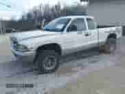 1997 Dodge Dakota z VIN 1B7GG23X0VS136400, wystawiony jako IAAI lot #41642514 z przebiegiem 223 696 mil mil oraz . Historia ofert i sprzedaży dostępna na DreamBid. Obrazek 2.