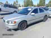 2002 Volvo S60 с VIN YV1RH58D622109553, выставлен на аукционе IAAI как лот 43141011 с пробегом 227 403 миль миль и . История ставок и продаж доступна на DreamBid. Изображение 2.