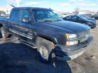 2003 Chevrolet Silverado 1500HD LS с VIN 1GCGC13U73F207979, выставлен на аукционе IAAI как лот 41009074 с пробегом Не указан миль и . История ставок и продаж доступна на DreamBid. Изображение 1.