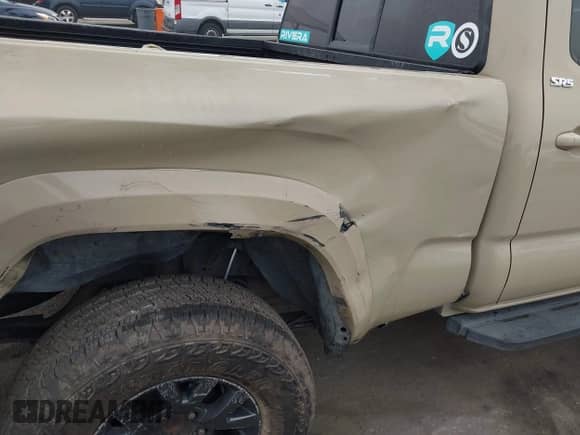 2017 Toyota Tacoma SR5 с VIN 3TMBZ5DN9HM012089, выставлен на аукционе IAAI как лот 43594908 с пробегом 98 752 миль миль и . История ставок и продаж доступна на DreamBid. Изображение 20.