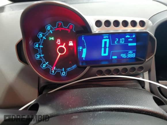 2012 Chevrolet Sonic LS с VIN 1G1JB5SH4C4212002, выставлен на аукционе Copart как лот 54702965 с пробегом 96 388 миль миль и Списание • Salvage title. История ставок и продаж доступна на DreamBid. Изображение 9.