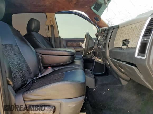 2011 Ram 1500 SLT z VIN 1D7RB1CT6BS500657, wystawiony jako Copart lot #69872475 z przebiegiem Nie podano mil oraz Szkoda całkowita • Salvage title. Historia ofert i sprzedaży dostępna na DreamBid. Obrazek 7.