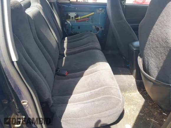 2004 Dodge Dakota SLT with VIN 1D7HL48K44S688107, listed as a IAAI auction lot 42215067 with 334,399 mi miles and . Bid and sale history available at DreamBid. Image 8.