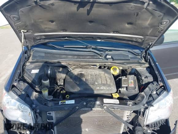 2016 Dodge Grand Caravan American Value with VIN 2C4RDGBG4GR192165, listed as a IAAI auction lot 42562624 with 160,135 mi miles and . Bid and sale history available at DreamBid. Image 10.