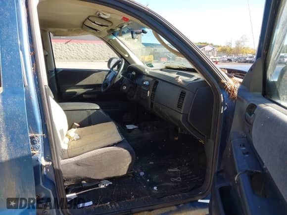 2004 Dodge Dakota SLT with VIN 1D7HG48N24S510369, listed as a IAAI auction lot 43495281 with 290,545 mi miles and . Bid and sale history available at DreamBid. Image 5.