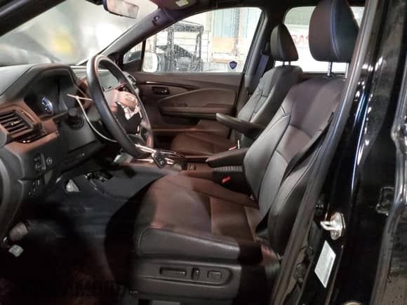2023 Honda Passport Elite with VIN 5FNYF8H03PB017374, listed as a Copart auction lot 86383224 with 2,046 mi miles and Salvage title. Bid and sale history available at DreamBid. Image 7.