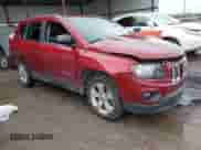 2014 Jeep Compass Sport z VIN 1C4NJDBBXED665156, wystawiony jako IAAI lot #43095675 z przebiegiem 122 639 mil mil oraz . Historia ofert i sprzedaży dostępna na DreamBid. Obrazek 1.