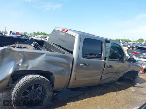 2012 Chevrolet Silverado 1500 LS z VIN 3GCPCREA0CG269854, wystawiony jako IAAI lot #42355788 z przebiegiem 171 944 mil mil oraz . Historia ofert i sprzedaży dostępna na DreamBid. Obrazek 13.