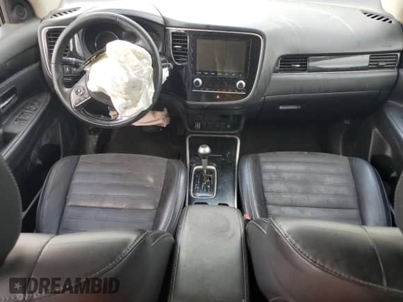 2020 Mitsubishi Outlander SE z VIN JA4AD3A35LZ011203, wystawiony jako Copart lot #64940845 z przebiegiem 114 882 mil mil oraz Szkoda całkowita • Salvage title. Historia ofert i sprzedaży dostępna na DreamBid. Obrazek 8.