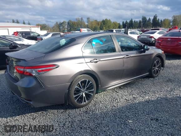 2019 Toyota Camry SE z VIN 4T1B11HK6KU852555, wystawiony jako IAAI lot #43365453 z przebiegiem 171 578 mil mil oraz . Historia ofert i sprzedaży dostępna na DreamBid. Obrazek 4.