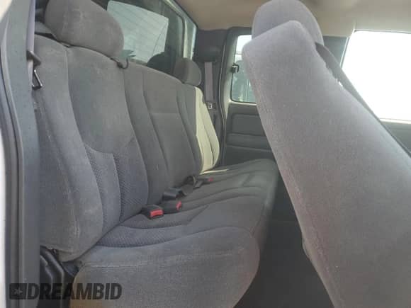 2003 Chevrolet Silverado 1500 LS z VIN 1GCEC19T93E186628, wystawiony jako Copart lot #74373104 z przebiegiem 104 619 mil mil oraz Szkoda całkowita • Salvage title. Historia ofert i sprzedaży dostępna na DreamBid. Obrazek 10.