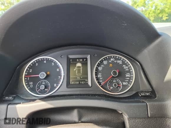 2014 Volkswagen Tiguan SEL with VIN WVGAV3AX4EW519748, listed as a Copart auction lot 62369365 with 147,230 mi miles and Non repairable. Bid and sale history available at DreamBid. Image 9.