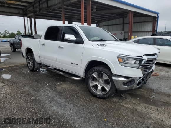 2020 Ram 1500 Laramie z VIN 1C6SRFJT3LN378662, wystawiony jako Copart lot #80202135 z przebiegiem 43 663 mil mil oraz Szkoda całkowita • Salvage title. Historia ofert i sprzedaży dostępna na DreamBid. Obrazek 4.