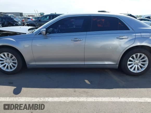 2013 Chrysler 300 with VIN 2C3CCAAG6DH612019, listed as a IAAI auction lot 43065392 with 114,371 mi miles and . Bid and sale history available at DreamBid. Image 15.